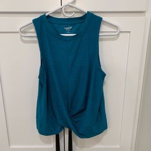 Old Navy Active - size medium. Like new !